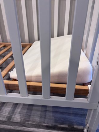 Cuna de madera blanca + colchon