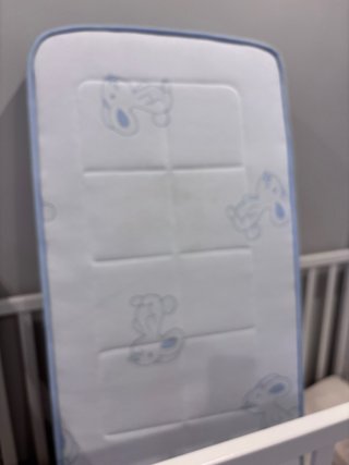 Cuna de madera blanca + colchon
