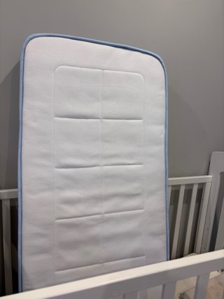 Cuna de madera blanca + colchon