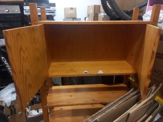Armario estanteria de madera con puertas y estante