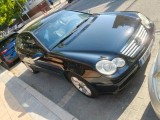 Mercedes-Benz Clase C 2004