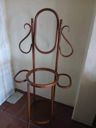 Mueble antiguo para restaurar.
