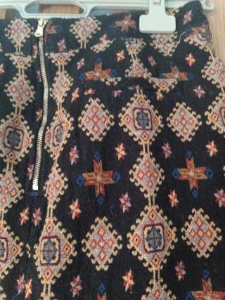 Falda corta estampada talla S