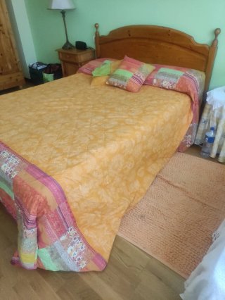Colcha bouti naranja y multicolor