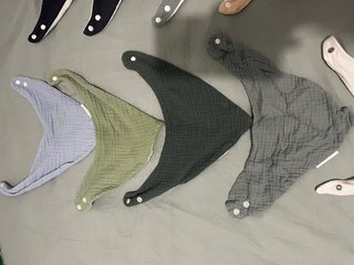 Lote 29 Baberos y Bandanas Bebé
