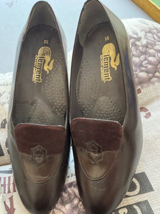 Zapatos clásicos de piel T.36 y 36,5 de tacón