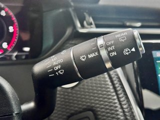 Land Rover Range Rover Velar 2.0 D180 132kW R-Dynamic SE 4WD Auto