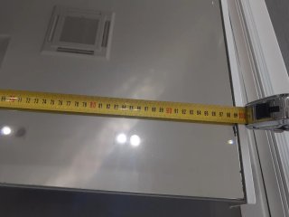 Espejo de pared con marco blanco