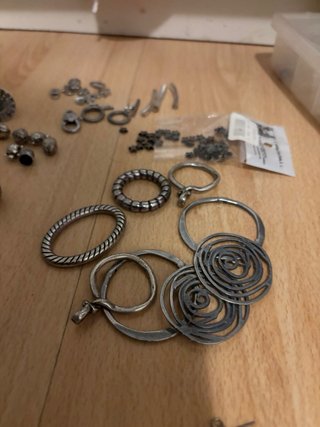 Abalorios plateados pulseras, collares, pendientes