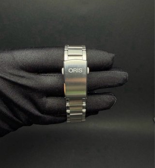 Oris Aquis Date Relief Cherry