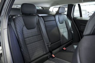 Volvo V60   2.0 B4 D Essential Auto