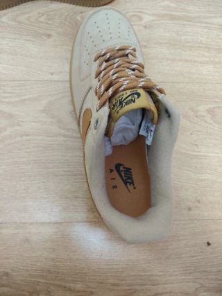 Nike Air Force 1 Beige/Marrón