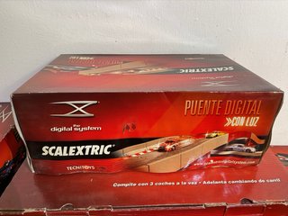 Conjunto Scalextric Digital System
