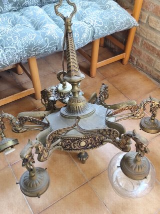 Lámpara antigua de bronce y cristal