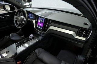 Volvo XC60   2.0 T6 AWD Recharge Plus Dark Auto
