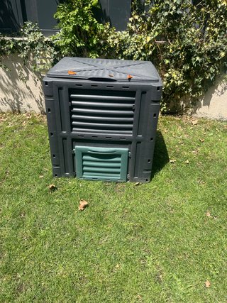 Compostador de jardín negro