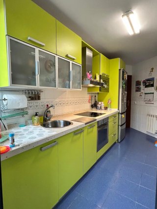 Piso impecable astillero exterior completo