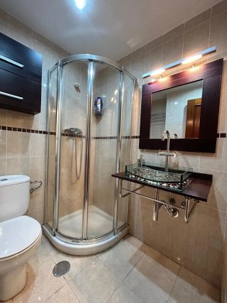 Piso impecable astillero exterior completo