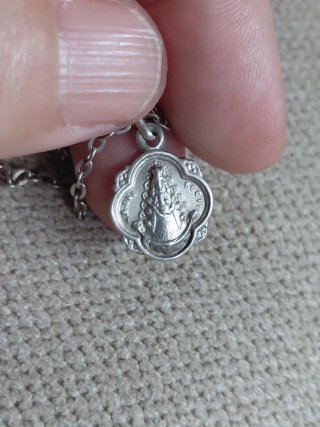 Medallita Virgen del Rocío 1980 Plata