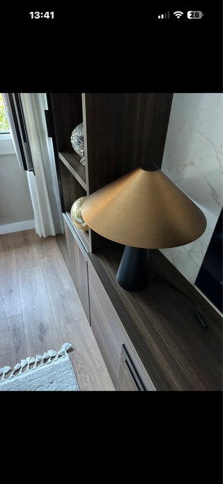 Lámpara de mesa metal negra y dorada