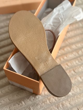 Sandalias Nicolas Lainas Beige y Dorado