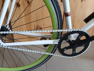 Bicicleta Megamo Blanca 28" Talla L con soporte
