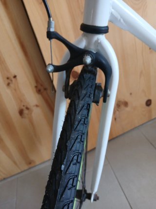 Bicicleta Megamo Blanca 28" Talla L con soporte