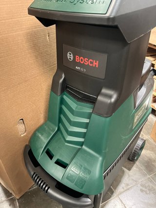 Trituradora de jardín eléctrica Bosch AXT 22 D