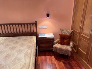 Conjunto dormitorio antiguo tallado con mármol
