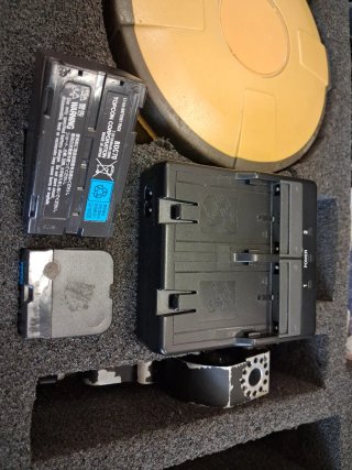 GPS Centimétrico Topcon Hiper II **COMPONENTES**