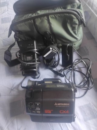 Cámara de vídeo Mitsubishi CX4 VHS
