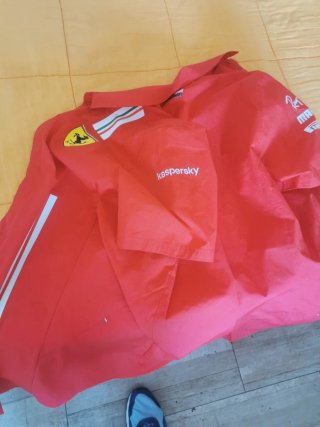 Camisa roja de hombre Ferrari oficial
