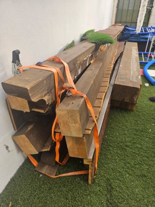 Struttura pergola in doghe di legno di pino
