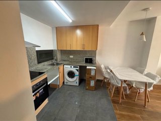 Piso amueblado en Bellpuig, con balcón y aire A/C
