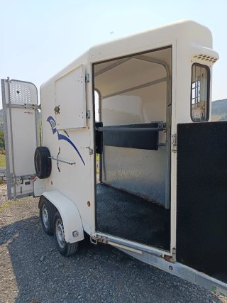 Van Alzaga de caballo y medio