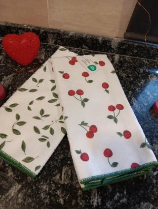Servilletas de tela con cerezas y hojas