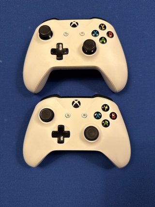 Dos Mandos Xbox Blancos