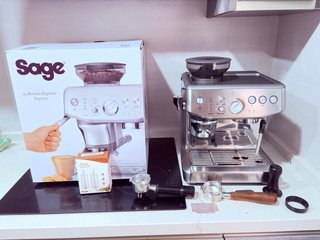 Cafetera Sage Barista Express Impress Marzo 2026