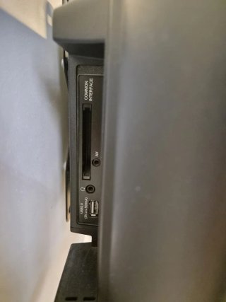 2 Smart TV 19 pulgadas. Marca OK. Soporte en pared
