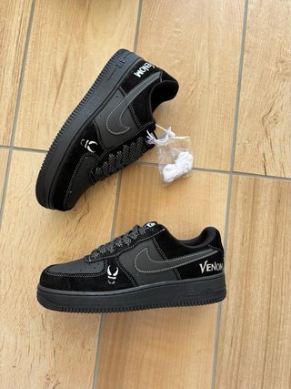 Nike Air Force 1 Venom Negra Talla 42