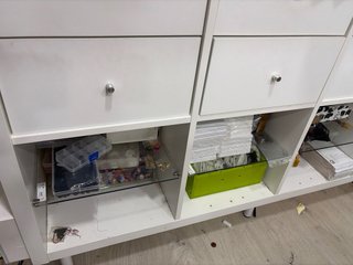 Estantería Kallax con cajones y baldas