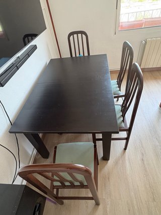 Mesa extensible 1.50m a 2m + 6 sillas
