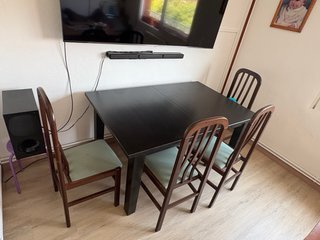 Mesa extensible 1.50m a 2m + 6 sillas