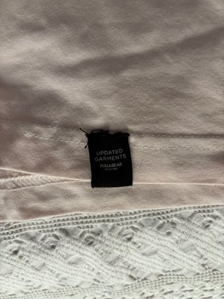 Camiseta Beige con Estampado Gráfico