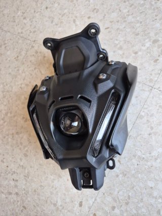 Faro Delantero Yamaha MT-09 21-24