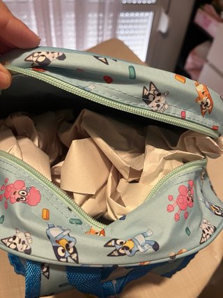 Mochila Bluey con etiqueta