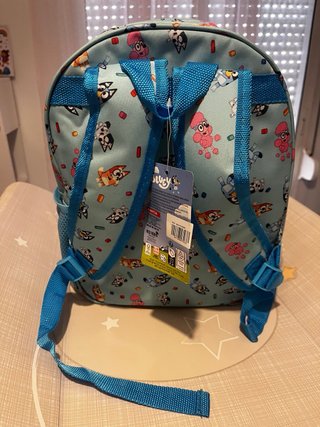 Mochila Bluey con etiqueta