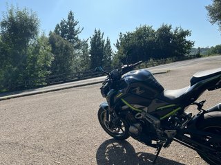 Kawasaki Z900 Negra y Verde