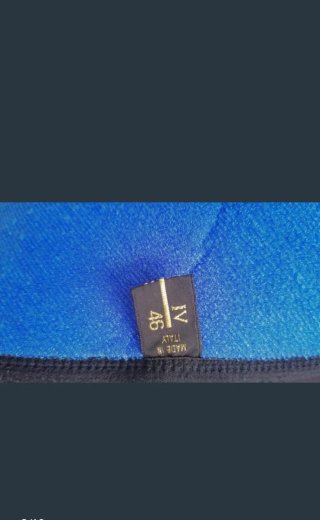 Traje de neopreno azul y negro