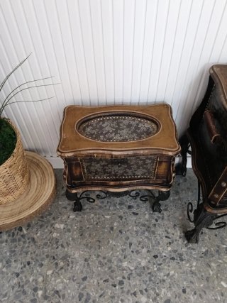 Baúles vintage madera, metal,No es una Antigüedad.